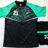 8 قطع • توصيل • ملابس