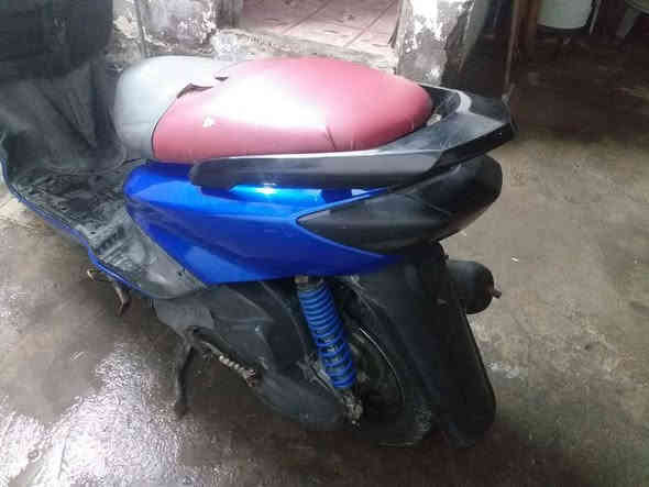 سلام عليكم سكنس للبيع دراجه مكينه مكفوله كهربائيات كلهن شغالات نكره سلف شلعه ومعدل طيران سعرها ٣٥٠ مال بيع مكاني بغداد وره السيطره مال شعب الشراي يتصل *********** بغداد
