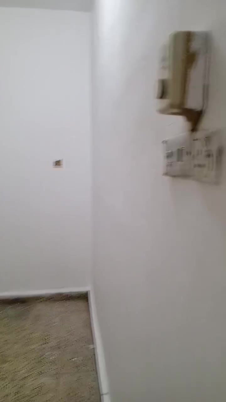 للايجار ***********
