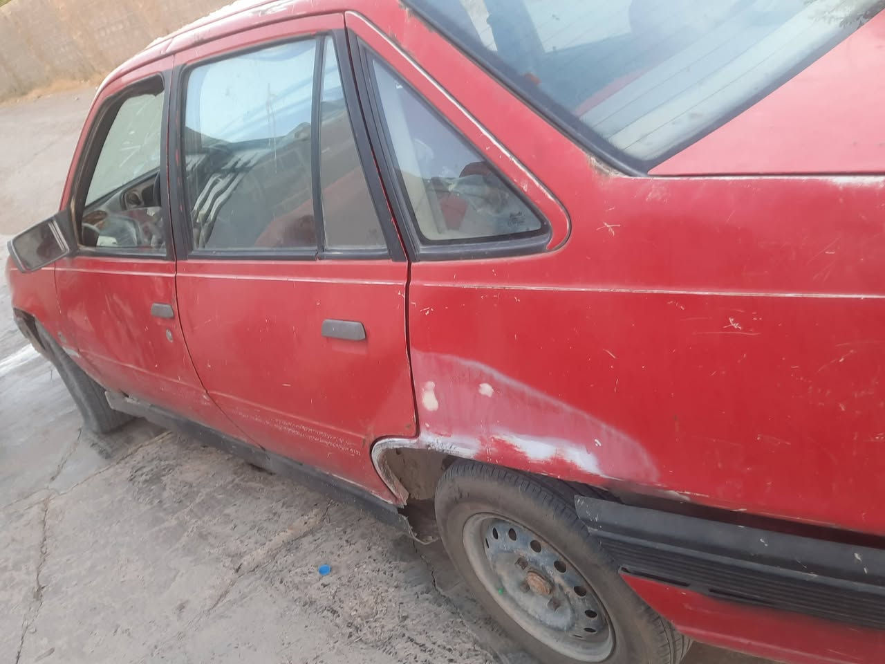 للبيع
فحص صلاح الدين  صاحبها موجود بسامره 
ليها نقوصات بسيطه قفل جنطه  قفل باب سايق 
سبرنك بريك صلنصه مكسورة هيج يعني شغلات بسيطه 
سعرها ١٢٥٠٠٠٠ مليون وربع قفل 
***********
