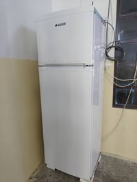 هذا ثلاجه للبيع بسعر180لف وبي مجال  07506839946