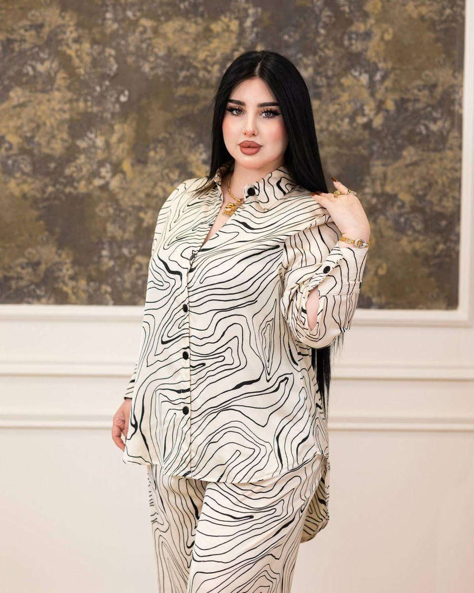 سوت هاڤ

 خامة ستن ارمني مموج خامة وشغل ثقيل

فري سايز يلبس جميع  القياسات بغداد, العراق


**إذا كنت صاحب هذا الإعلان وتريد حذفه لأي سبب، رجاءا أرسل رسالة إلى الدعم الفني**