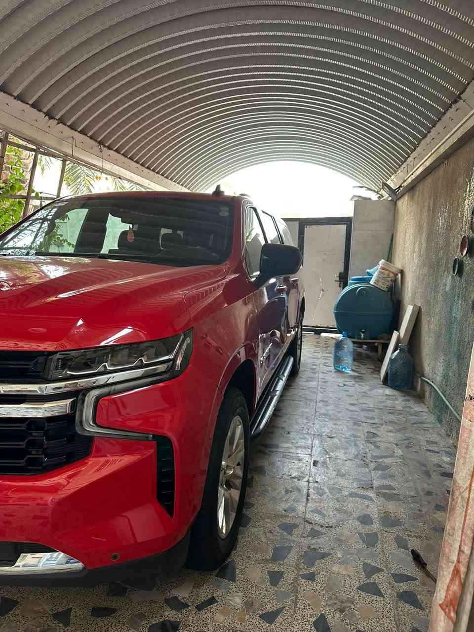 سلام عليكم تاهو مديل 2023 ماشيه 90كفاله من لحادث داخله سرقه كشرات فقط بيه بل داير لوره رشه سياره كلش جديده سعر 420وبيه مجال***********
