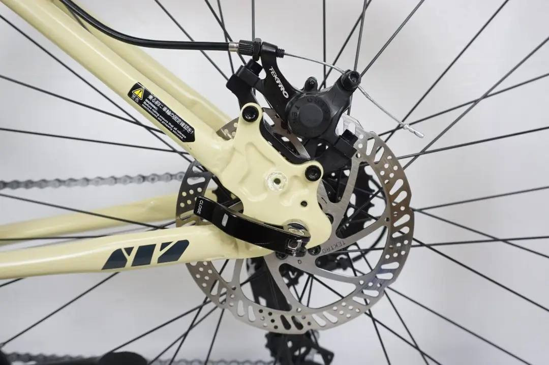 🏕️ انطلق إلى ما وراء الطريق.. مغامرتك القادمة تبدأ مع LOG ADVENTURE! الغنية عن التعريف🚴‍♂️✨
نقدم لك الدراجة اليابانية الاستثنائية Asahi LOG ADVENTURE 27.5 اصدار عام 2022 دراجة  الثبات و السلاسة للرحلات الطويلة و اليومية 

🛡️لعشاق الترحال والمسافات الطويله ورحلات السفاري 

دراجه مخصصه للترحال والمسافات الطويله ماركة  لوگ ادفنجر  #LOG_ADVENTURE 

الدراجه مصنوعه بلكامل من المنيوم يعني وزنه ريشه كلش خفيف

صنع ياباني اصلي اورجنال ....موديل 2022 حديث وايرات دفن

حجم الدراجه 27.5 لشه عاليه وضخمه ...لون صحراوي بيج مميز

سستم شيمانو كامل سيت تي اكس حديث #SHIMANO_TX

بدالات السرعه 8X1 نظام ترحال سن خشن سلس جدا وسريع 

بريكات سستم تيكترو دسكات ميكانيك حتى الدسكات مختومه 

تايرات كتان اصليه نقشه ناعمه مخصصه لمسافات الطويله والوعره

وياله زوم طبقتين بولبرين مخصصه لتحمل اوزان الثقيله والطسات

ستيرن رياضي نفخ المنيوم ...ستاند وسطي هارلي سلايت اصلي

سيباسه اصليه ترحال ماركة #MAX تتحمل الاطفال او الجنط 

كمبليونات وياله وسرج سلايت....سرج طبي اصلي ضغط عالي 

🔴الدراجه بلنايلون نظيفة بمعنى الكلمة بلكاغد  

🔴الدراجه قطعه مال حاويه غير مستخدمه داخل العراق 
     ما بيها برغي مبدل على وضع الشركه بلاد 
    ما بيها اي نقص جاهزه وكامله 

المكان موصل الجانب الايسر .....يوجد توصيل بغداد  

***********  رقمي للتواصل

وهذا رابط اعلان كل تفاصيل الدراجة واعلانها من الشركة

https://youtube.com/watch?v=Mqzx70EHMAM&si=kh5EGvqiE3REjvd3
