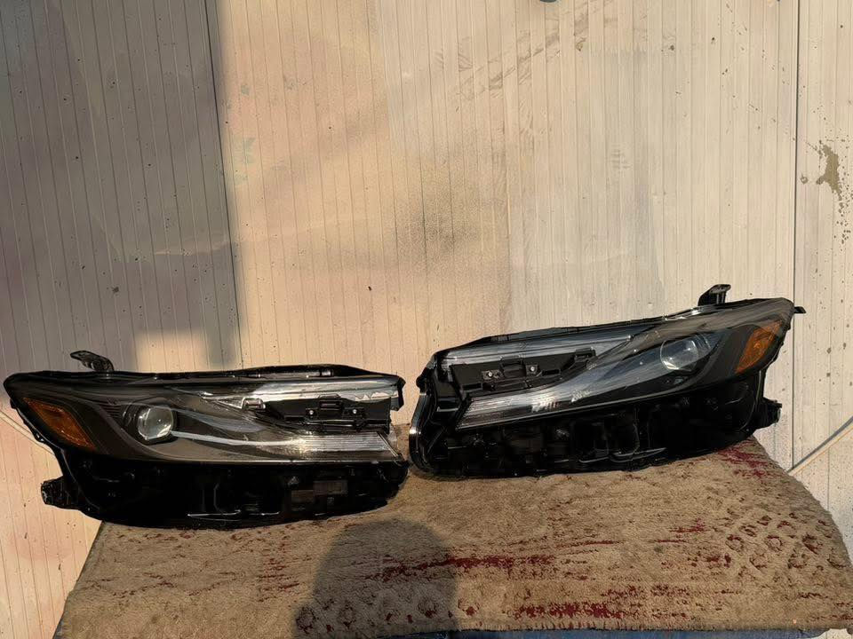 السلام عليكم
اغراض كامري 2025 اصلي تفصيخ 

زوج لايتات بيهم ضرر بصيط شغالات

ودرع خلف الدعامية لاماميه جديد ومابي أي ضرر 

مكاني بغداد وأي محافضه تريدهن اكو توصيل

***********
