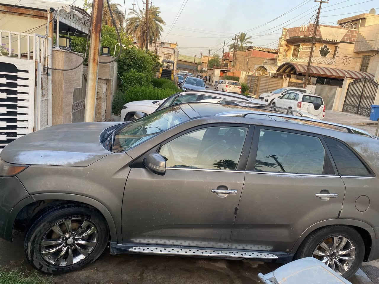 كيا سورنتو 2013 وارد امريكا 
بدون اير باك حادث بيبان خلفيه وبسيط جداً ماشيه 108 كير مكينه خير من الله سته سلندر محرك دوش حتى الكتلوكات مال سياره موجوده 

 تجي اعلى فئه بيهن فول مواصفات بصمه تبريد كشنات وتدفئه كشن وستيرن  تدفئه حساسات كامره خلفيه جلد بانوراما سبعه راكب تبريد ثلاث قطع السياره جارده وبدون صبغ  رقم بغداد باسمي مكاني بغداد سعرها 130 ورقه وبيها مجال حك الجيه 
مكان السياره بغداد حي الخضراء وللاستفسار هذا رقمي 
لحد يكسر بالسعر متعجبك عوفها تلكه اغاتها تاج راسي 

***********
