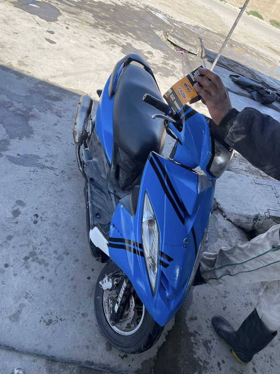 سلام عليكم GTR للبيع أو مراوس دراجة بلادية وكهربائيات كلهة شغاله ودراجة شلعه ومعدل هاون بيهة صجمية دولڤين وقطرة بلاد ورياظي موجودات الدراجة بيهة لاستيك ولف تدخن دخان قليل ومن تحمة تكطع دراجة


**إذا كنت صاحب هذا الإعلان وتريد حذفه لأي سبب، رجاءا أرسل رسالة إلى الدعم الفني**