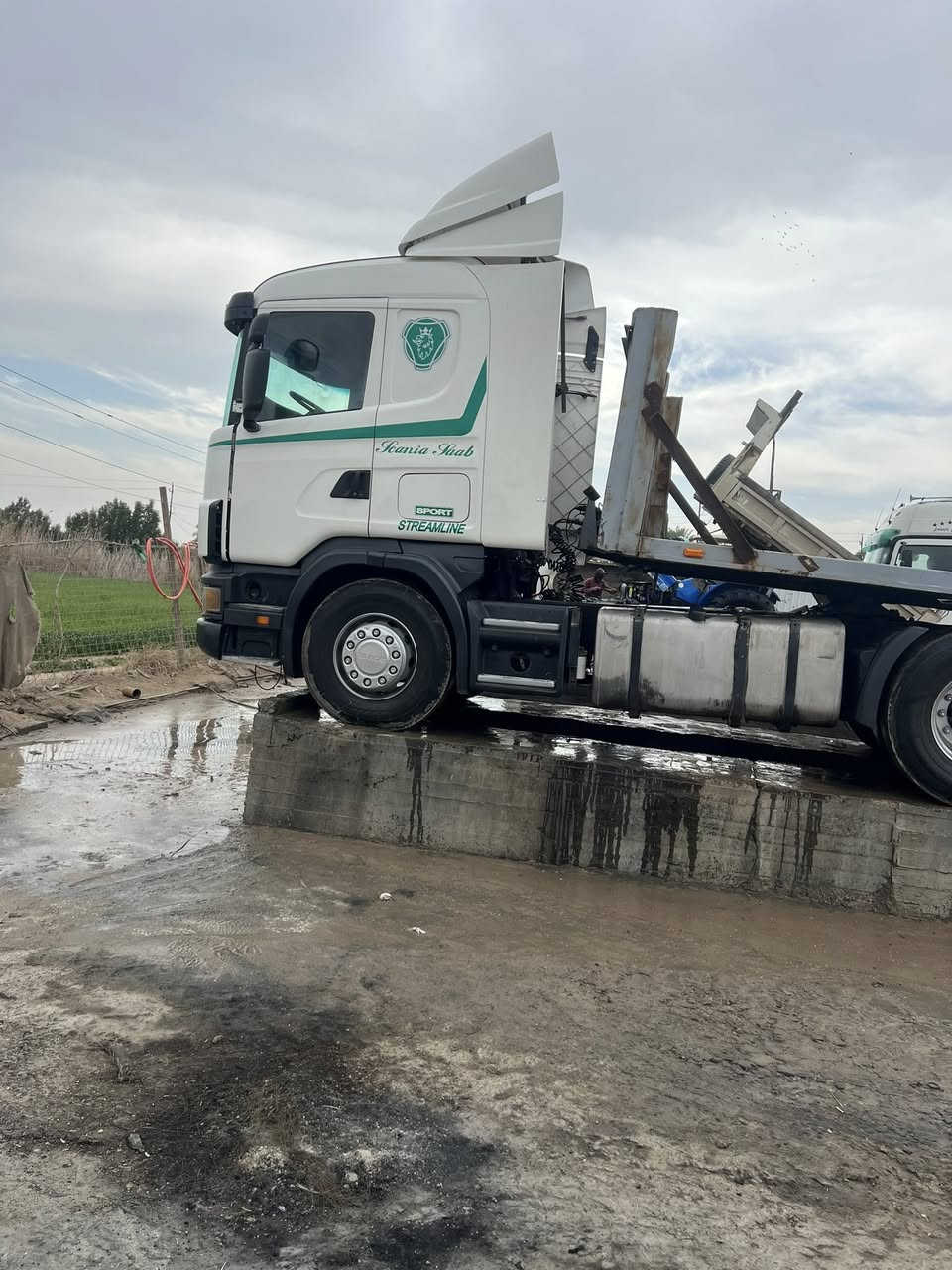 سكانيا البيع 2004 رقم جديد تحويل مباشر نجكتر عربانه دسك تخم تاير ***********
