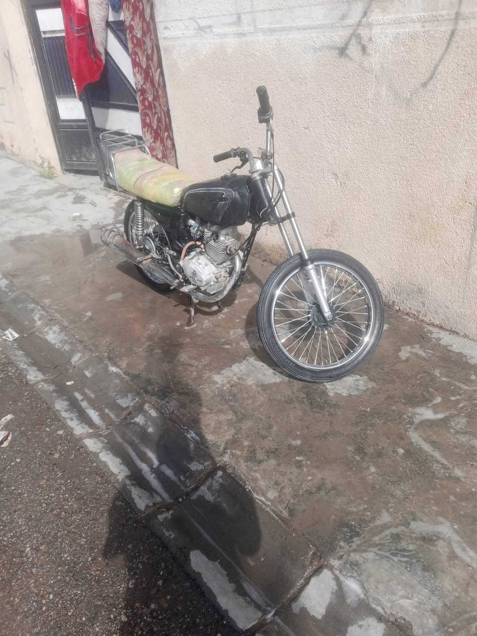 سلام عليكم دراجة ايراني سيجي غراض كلة جديد ويالة جدد اب 300او بيها مجال حك جية تواصل وتساب ***********او علق واني اطبلك
