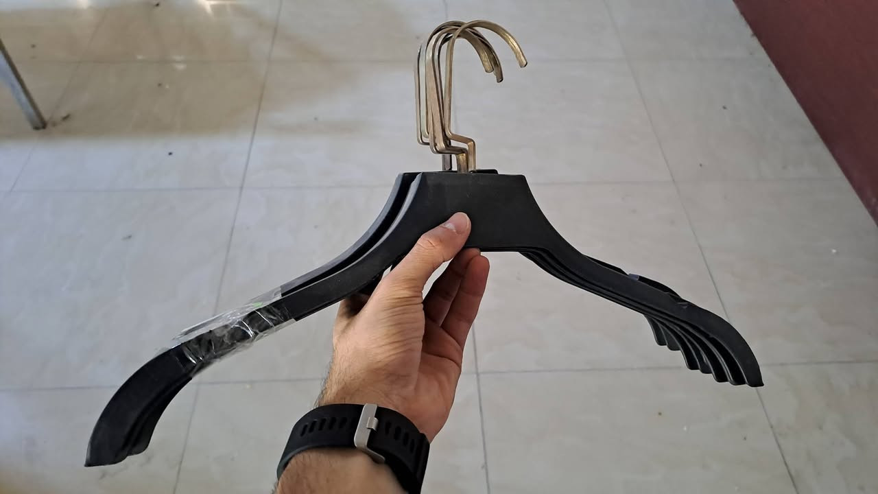 سڵاو بەڕێزان 
ئەمانەم لایە بە نرخێکی زۆر هەرزان ئەیانفرۆشین

***********
