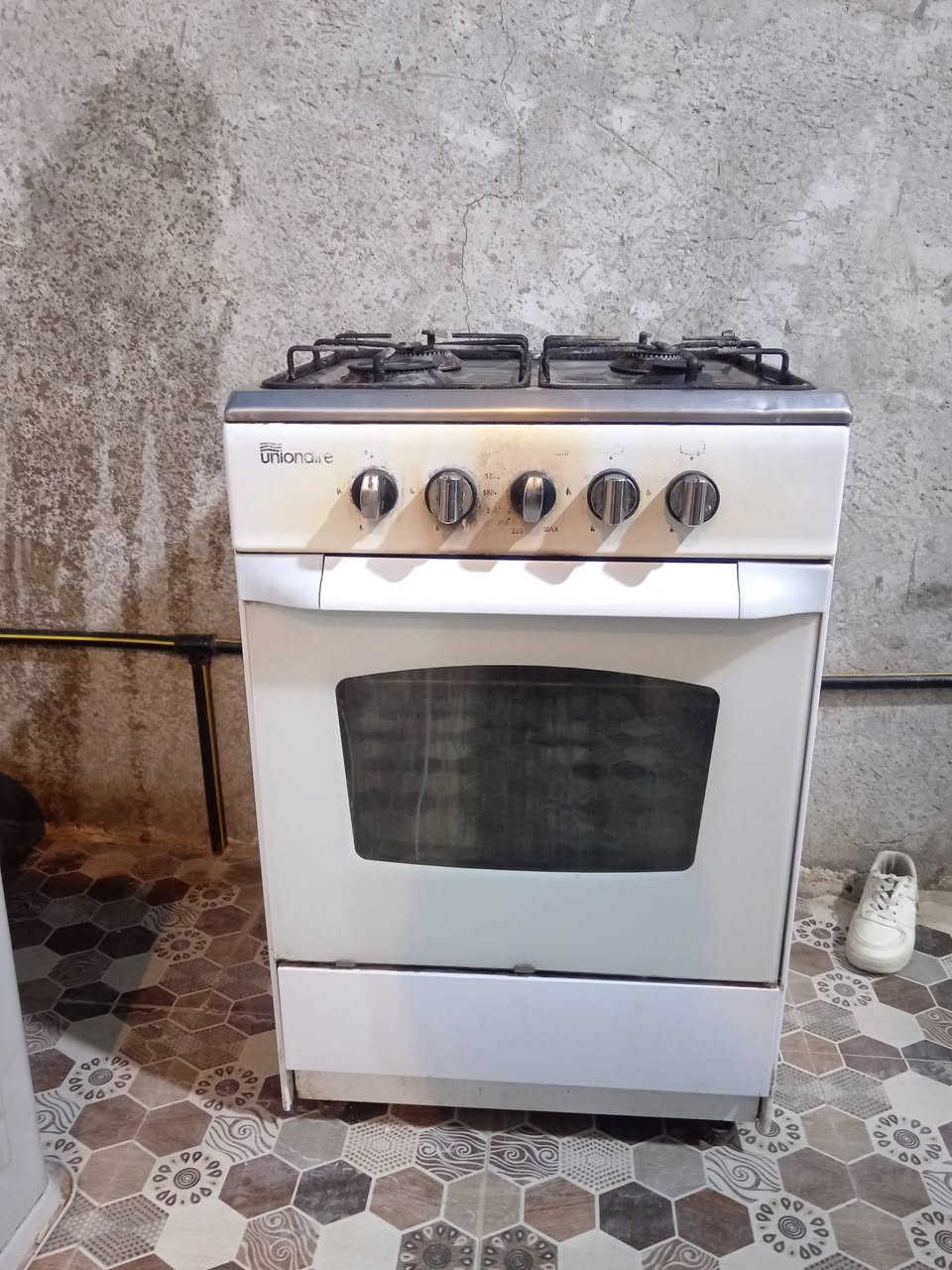 السلام عليكم طباخ جاهز وشغال فرن هم سعر 75 بي مجال ***********
