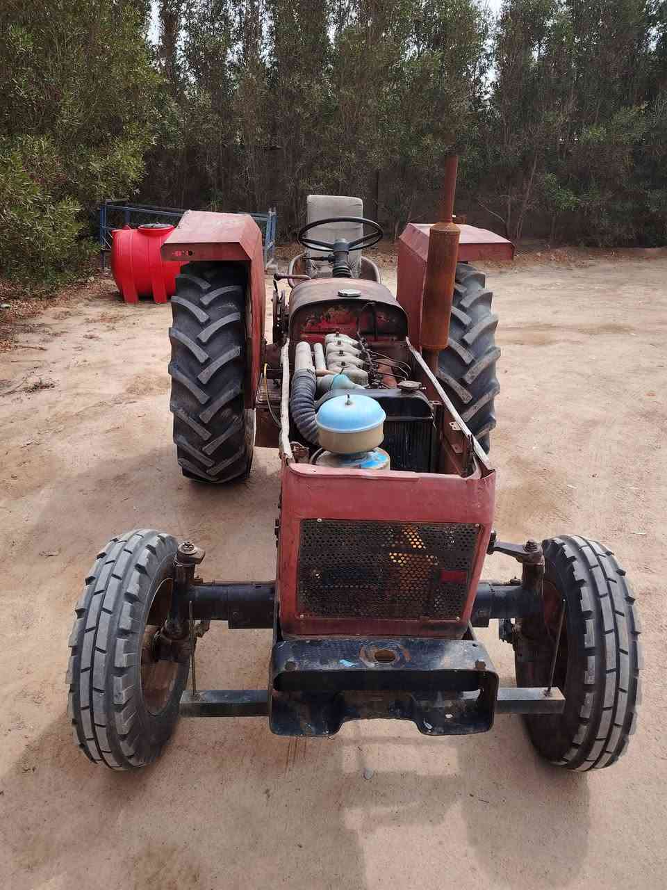 للبيع عنتر موديل ٨٣ نضيفه شادلهة تخم تايرات وسلف جديد شغاله نكره سلف وراهة خرماشه  مكينه نضيفه انضف من الصوره مكان المكينه النجف ناحيه الحيدريه خان النص السعر ب  ((٤ ملايين)) و بيهة مجال للشراي
***********
***********
