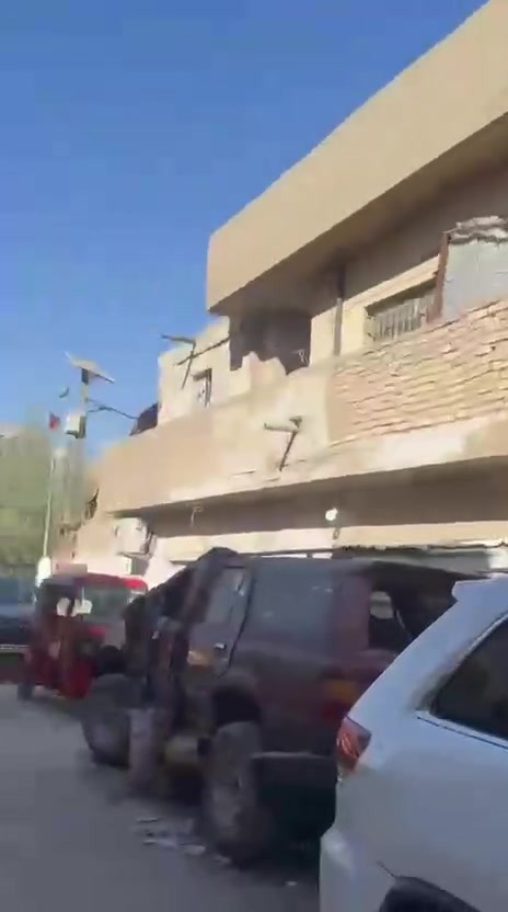 بيت للبيع مساحه ١٠٤العنوان مدينه الصدر قطاع ٨طابقين مسلح يحتوي على غرفتين  استقبال ملحقات الطابق الثاني غرفتين ملحقاته الاستفسار على الرقم ***********
