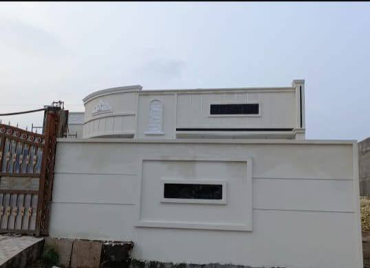 بيت في منطقة الخالدية حي الشهداء بناء طابوق يحتوي على مطبخ كبير وهول متوسط وإستقبال كبير للخطار مع غرفتين نوم وحمام عدد إثنين ومجمع صحيات خارجي مكان البيت بالقرب من المدرسة الصينية الجديدة المساحة 300 متر طابق واحد السعر المطلوب 140 مليون وبيه مجال بسيط لبقية المعلومات الإتصال على الرقم ...
***********       والله خير الرازقين .
