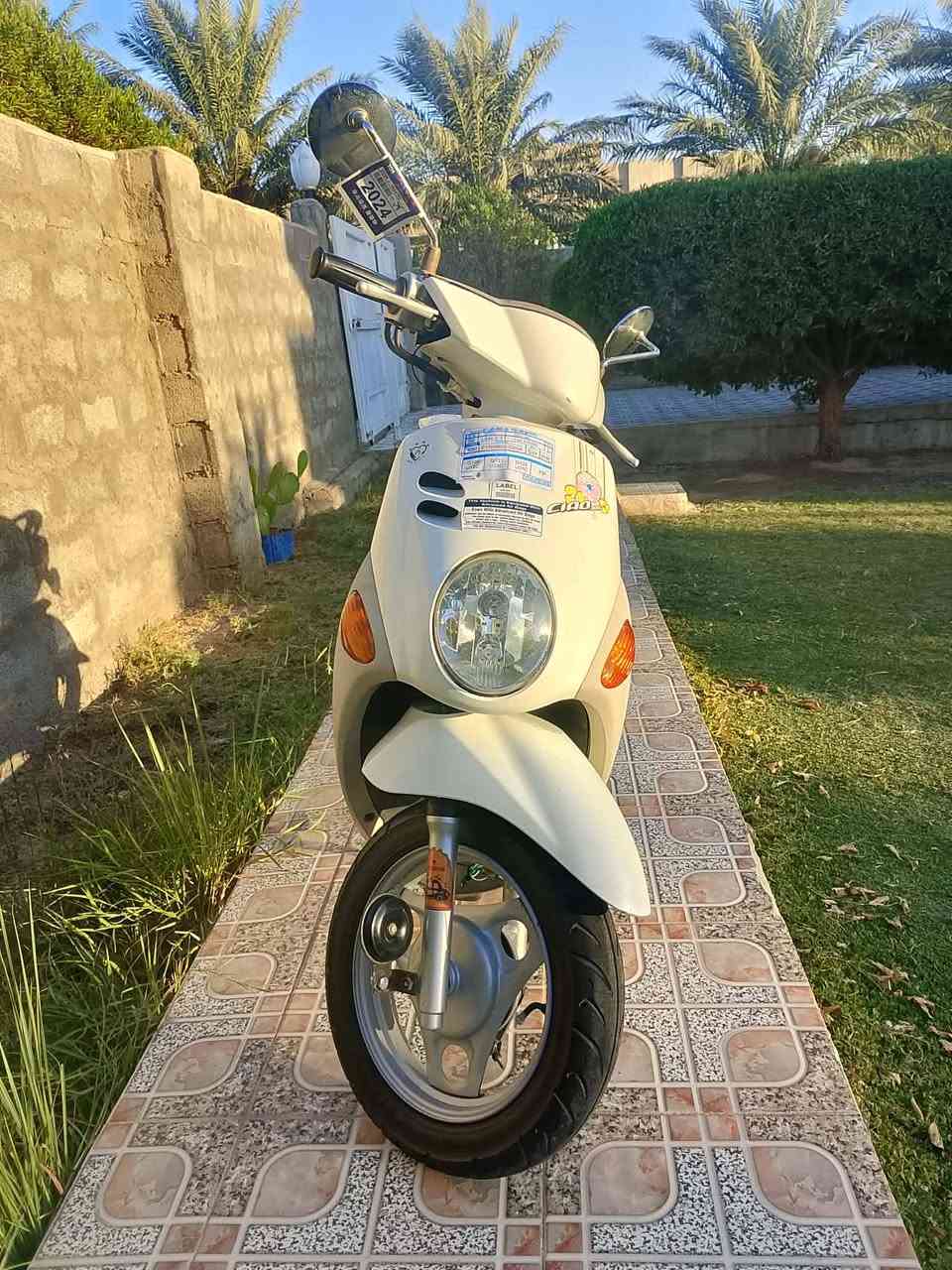 السلام عليكم دراجه فله للبيع دراجه مكفوله كفاله عامه مديل2014برغي مامفتوح بيها السعر1150وبيها مجال قليل الرقم*********** وبي واتساب
