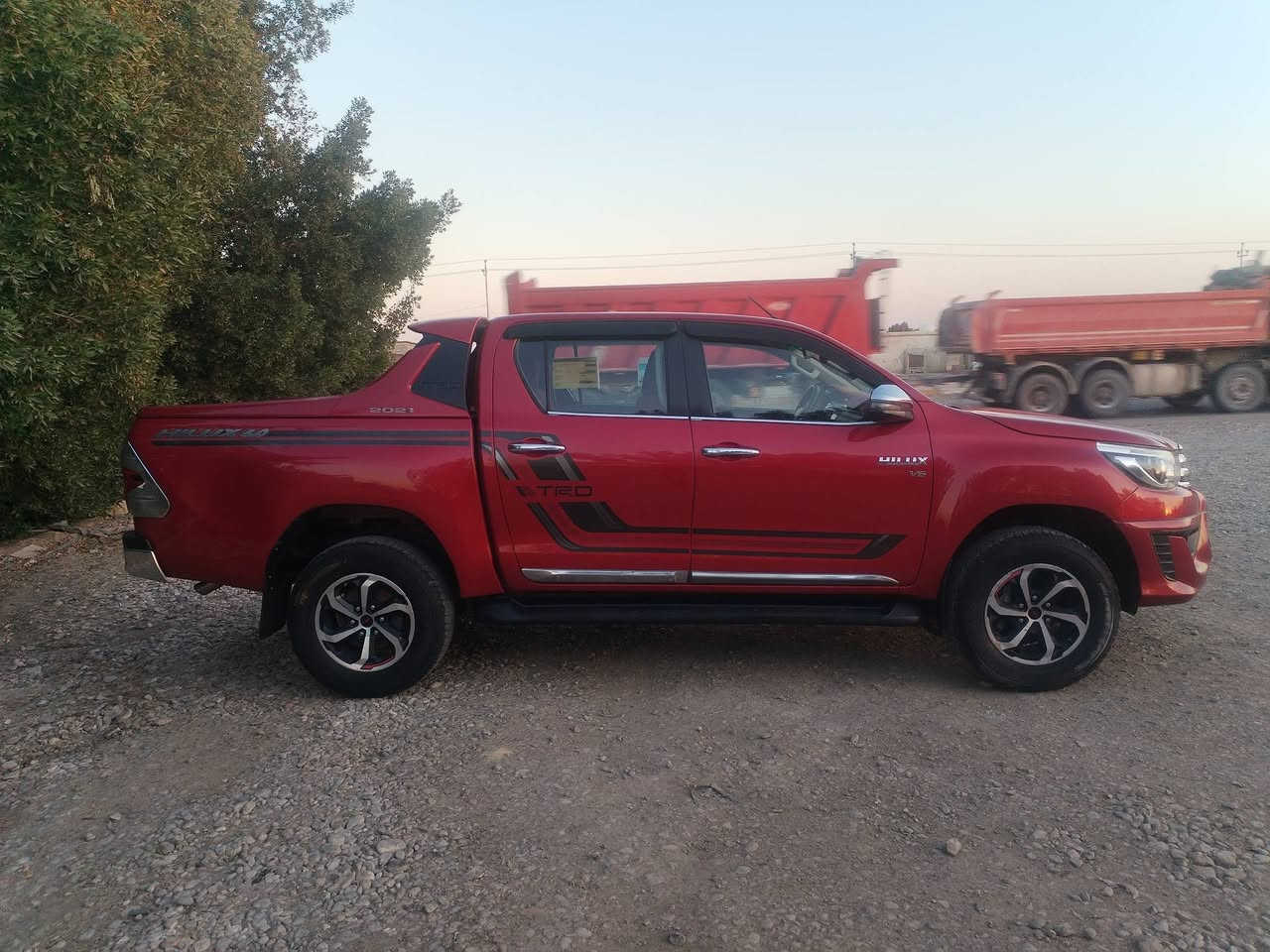 سلام عليكم بيكم للبيع 18 السعر 285 رقم الهاتف ***********
