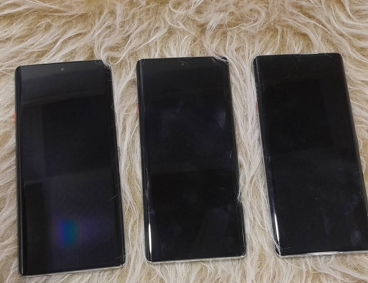 كامون 40 برو 5G ذاكره ٢٥٦+١٢ نضافه١٠٠%وريدمي14برو  المكان كربلاء البوبيات ***********
