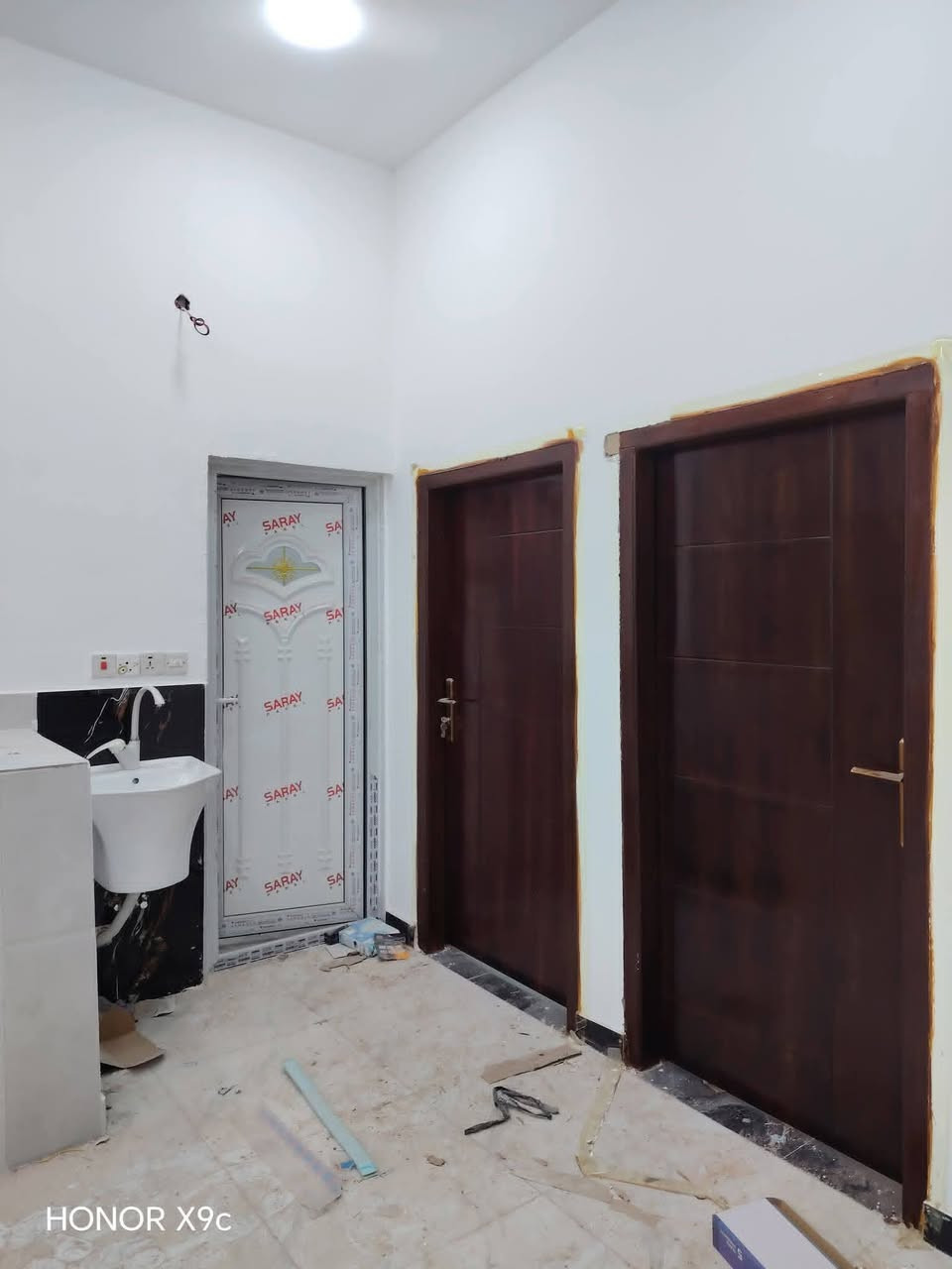 أعلان أعلان 🌷
5منازل سكنيه للبيع بمساحة 100متر🏘🏘
العنوان في الجزيره شارع زين العابدين موقع راقي
يحتوى ع كل دار علـّۓ  
أسقبال،  صاله، مطبخ، غرفتين منام٢، 
صحيات داخلي خارجي،  مناور² 
تستلم تسليم مفتاح جاهز للسكن🔑
بناء حديث ونضام  حديث
 خدمات كامله .ماء كهربا، اناره، شارع9متر 
نوع طابو صرف زراعي بأسم عراقي📜

للأسفسار📲
***********📞
***********📞
