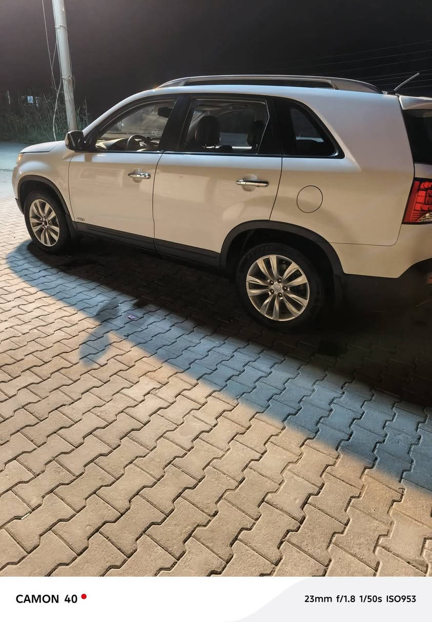 كيا سورنتو خليجي فول مواصفات 6 سلندر موديل 10 بصمه فور ويل لا صبغ ولا تبديل ماشيه 194 رقم بغداد السعر 150 رقم ***********
