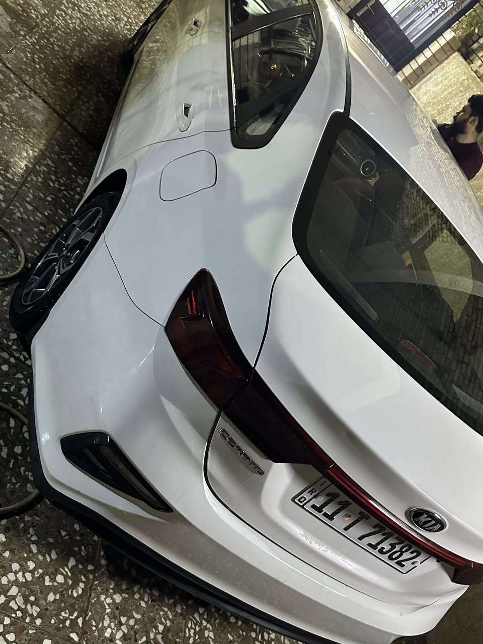 السلام عليكم
سيراتو موديل 2019
خليجية ماشية 122
مواصفات نص 
شاشة 
كامرة 
تحكمات ستيرن 
لايت متحرك
ويل كب
رقم بغداد
السعر 143وبيها مجال بسيط 
مكاني بغداد المشتل 
رقمي***********
