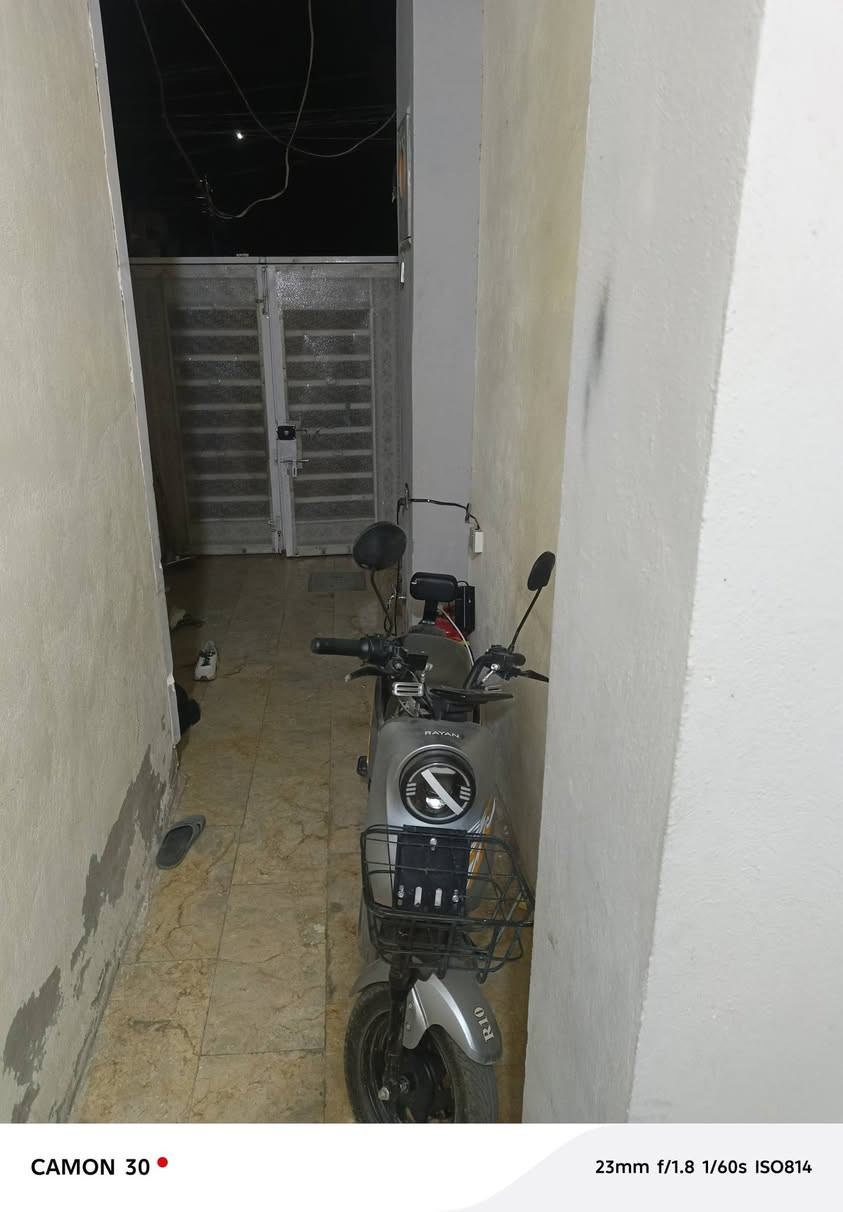 السلام عليكم دراجة شحن للبيع دراجة جديدة 5بطاريات كبار جديدة قبل ٣اشهر اخرتها ريان المكان حي القضاة***********
السعر450وبيهة مجال
