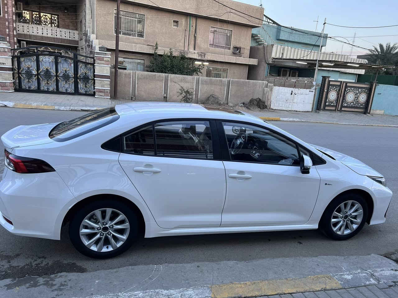 السلام عليكم كورلا موديل 2025 هايبرد شكل الخليجي ماشيه 5000 الف فتحه كشنات جلد مكفوله من الصبغ والبارد والرصعه  والشخط تايرات الشركه سبير ما نازل السياره مكفوله كفاله عامه من كلشي السعر 162 وبيه مجال ***********
