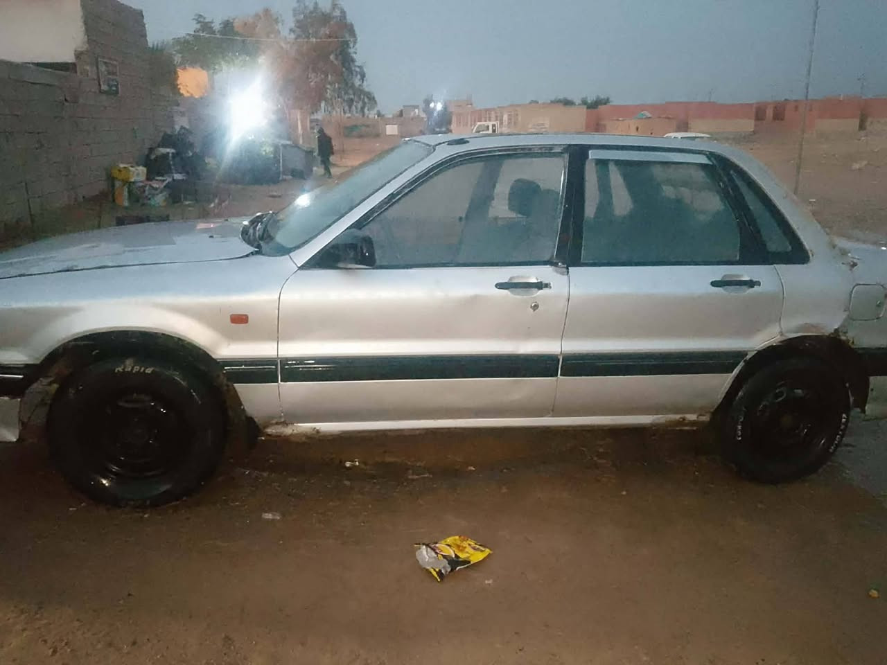 لانسر موديل 91 رقم انبار فحص سنويه كارتونيه صاحبه موجود بالانبار  تايرات 2جدد و2نص عمر محرك وكير شرط ونقصها جام خلفي 2 سعرها 10 ورقات مكاني سامراء رقم الهاتف ***********
