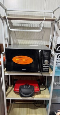ميز اوتي .. 50 الف... ميز للمايكرو والاغراض ... 50 الف 07751558118 وات...