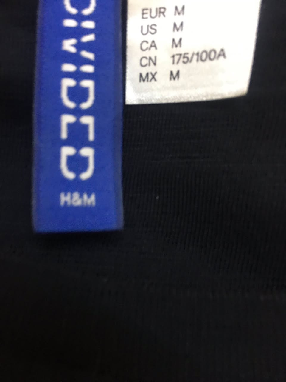 ماركه عالميه 
من --- H&M
تيشرت اصليه 
سواد فحم 
خامه قطن ليكرا 
نظافه ميه بلميه 
عرض الصدر -- 54
الطول --- 67
قياس -- M --
العنوان بغداد الجديده 
للحجز على الخاص واتساب ***********
يتوفر توصيل من شمال الي جنوب العراق 
‏انتباه انتباه ‏ممنوع دخول العطلات￼￼
