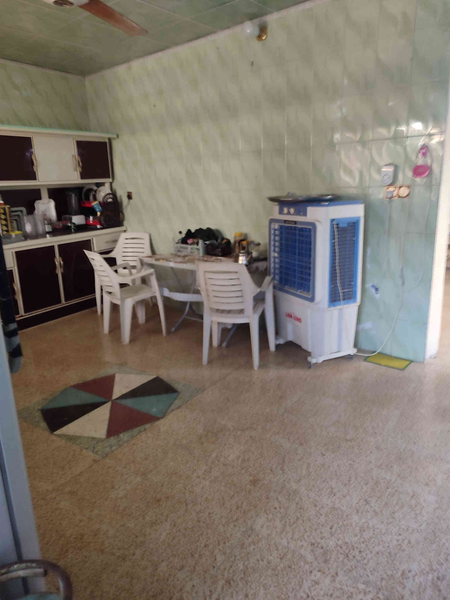 بيت للايجار في حي رجم حديد نواب ظباط ٢٠٠ متر  الاتصال ***********
/***********
