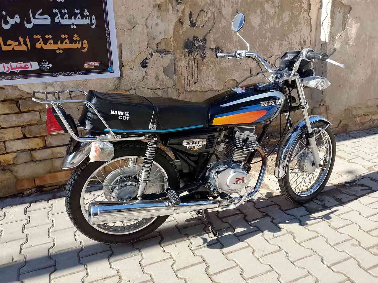 سلام عليكم دراجه البيع شاصي 20 ارشا تعمير 25 كله اصلي مكينه رابيدو  عوزه بس كهربئات كله غرضه شغاله وراق مكمركه وكامله نضيفه اورقه كلشي مانقصه فقط كهربئات سعر 900 وبيه مجال المكان حي الحكيم كبال المخازن الغديئه رقمي ***********
