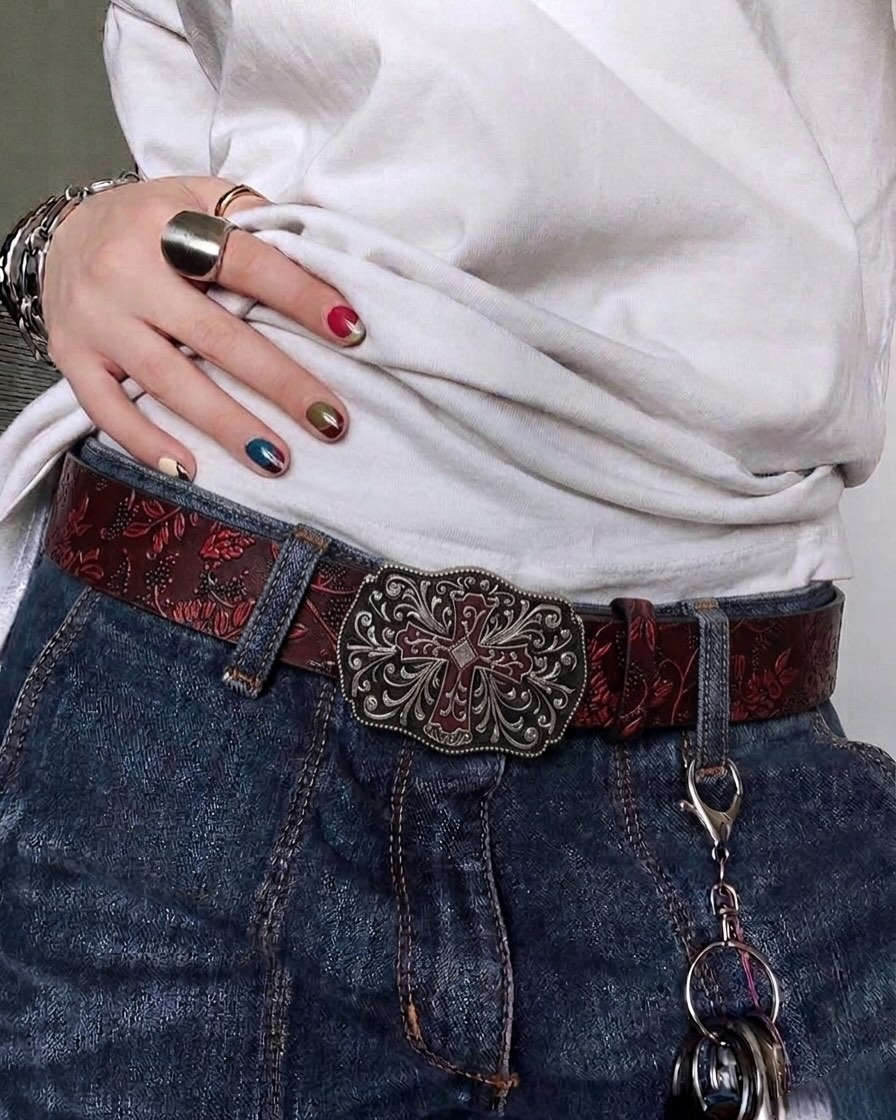 .

حزام كوثك ماروني 
Maroon Gothic Belt🪔

كوالتي جيد💯
رجـالي نسـائي 🙎🏼‍♀️ 👨🏼
نادر ✨

السعر:7,750 ألف 🔥
____
__

متـاجرنا 👇
@stray_store1
@stray_accessorie
@stray_vintages
@stray_suits
@mars_librar.y 
@stray_stationary11 
 __.

__

توصيـل  الناصريه مركز الفين ديـنار ❇️

اقضيه ونواحي 3 الاف

المحافظات 5 الاف دينارر

💢عن طلب لايقل عن ال 12 الف دينار 
_
⛔ اذا كان اكو غلـط بالطلبيه او غير مشابـه للصوره يمكن استبداله

التوصيل في يـوم واحد فقط⚡🔥
_
#انمي #هاري_بوتر #ترند #كوول #مودل هودي ملابس ستراي_ستور


**إذا كنت صاحب هذا الإعلان وتريد حذفه لأي سبب، رجاءا أرسل رسالة إلى الدعم الفني**