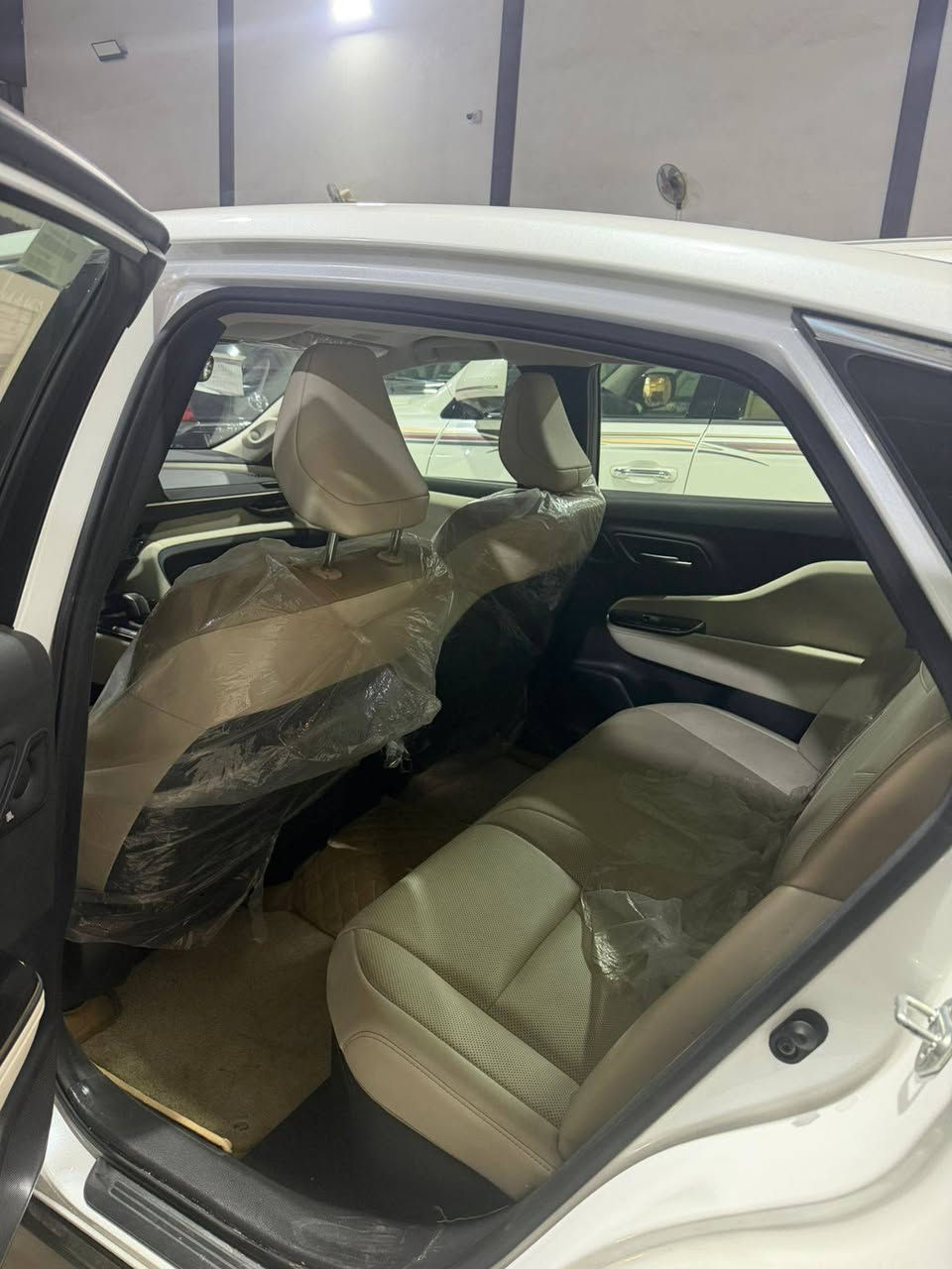 كراااون موديل 2025 فول الفول الفول ماتشتهي الأنفس بيه مواصفات VIP رادارات كامرات سياقه اليه هيبرد مغلفه كله PPF ماشيه 9 الف كيلو يعني زيرووو مكفوله كفاله عاااااامه من صبغ وتبديل وبارد وشخط ورصعات السياره ع وضع الشركه مكان السياره بغداد السعر اتصل وبيك خير وتدلل بيع مستعجل جوه سوووك بأسم شخصيآ اتصل واتساب ***********
