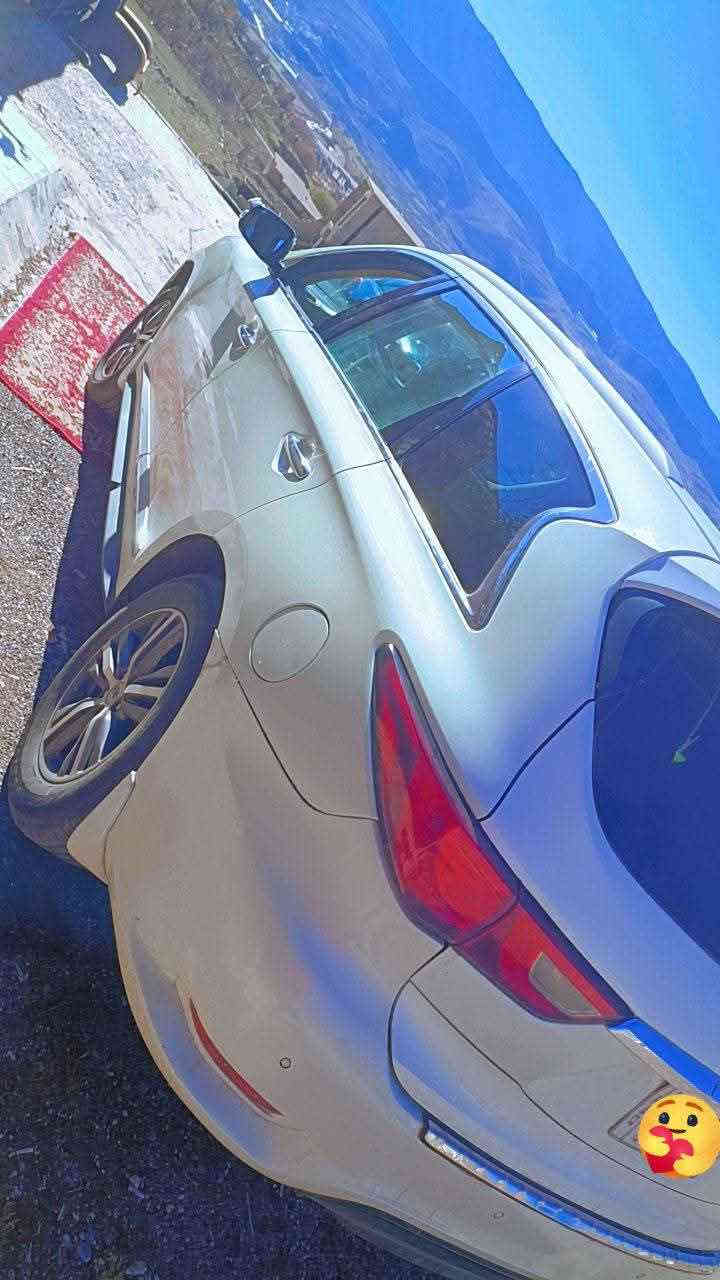 انفنتي QX60 V6 2017للبيع أو المراوس 
سيارة سبعة راكب 
رقم بغداد تحويل مباشر 
سيارة فول مواصفات خليجية 
رادار حساسات امامي خلفي 
أربع كامرات 360
بصمة ابواب 
صندوق كهرباء 
كشنات كهرباء 
كشنات تدفئة تبريد 
كير مكينة مكفولات 
سيارة مكفولة كشر بس الدعامية ملكطة معجون واضحة بلصورة 
مكينة جديدة شادلهة مال سيارة 2022
مكفولة بعدهة بلضمان 
سيارة هواي بيها مواصفات
للبيع أو المراوس سعرها 137
*********** شقلاوة, أربيل
