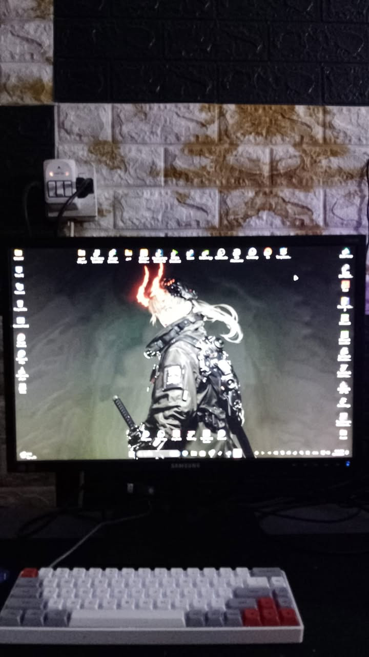 السلام عليكم للبيع رقمي ***********

GPU 5060TI 16 GB PNY

CPU I5 14400F

RAM DDR5 32 GB 600H XPG

HARD 1TR 

BWOR 750

MB 760 MSI 

وياها  هيد سيت هايبر اكس كلاود تو 

موس جلوريوس مودل O

كيبورد skyloong

شاشه حجم 20  75 HZ

كيس مرتب 

تبريد هوائي ابو الشاشه كلش مضبوط 

فيس كام  فول اجدي 

جويستك بلبي 4
