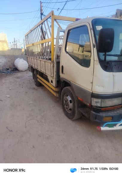 السلام عليكم
كنتر تيوتة للبيع
موديل 83 مكفولة من الضربة و شاصي و مكينة و كير.
السعر 55 تحويل مباشر.
العنوان / بغداد
رقم الهاتف /***********
