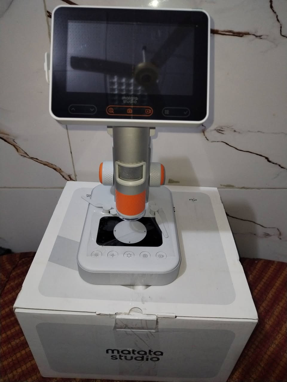 مجهر اوربي يشتغل وايفي علئ موبايل وبعد بي مواصفات مااعرف بي ***********
