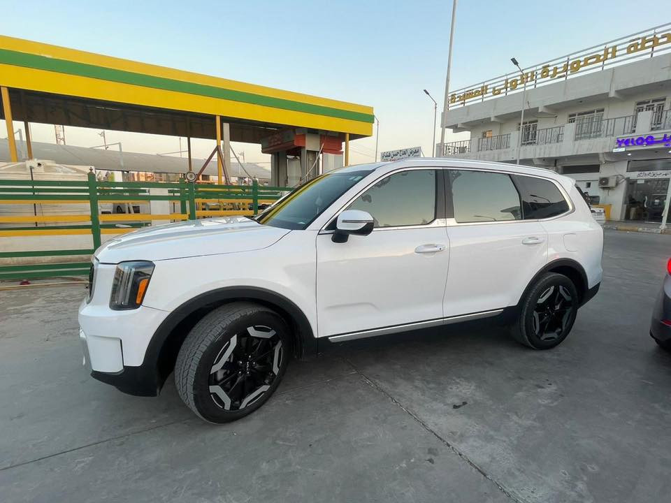 ‎✨ للبيع كيا تيلورايد EX موديل 2024
‎سيارة عائلية فخمة بحالة ممتازة جداً – تصليح درجة أولى

‎🔹 المواصفات:
‎ • فئة EX كاملة
‎ • محرك 3.8L V6 قوي واقتصادي
‎ • دفع أمامي (FWD)
‎ • دخول وتشغيل ذكي (بصمة)
‎ • عدادات ديجيتال
 • Apple CarPlay & Android Auto
‎ • كامرة خلفية + حساسات أمامي وخلفي
‎ • نظام المحافظة على المسار
‎ • رادار أمامي وتنبيه تصادم
 • Blind Spot مراقبة النقطة العمياء
‎ • باب خلفي كهربائي
‎ • كشنات VIP  جلد فخم
‎ • تبريد وتدفئة مقاعد أمامية
‎ • تكييف خلفي مستقل
‎ • جنوط رياضية سود قياس 20
‎ • 7 ركاب – مناسبة جداً للعائلة

‎🔸 اللون أبيض لؤلؤي
‎🔸 وارد أمريكي
‎🔸 السيارة نظيفة جداً واستعمال خفيف

‎📍 السيارة مفحوصة وجاهزة للفحص بأي مكان
‎📞 ‭٠٧٧٣ ٥٨٠ ١٢٤١‬

‎💰 السعر: 310 ورقة
‎قابل للتفاوض للجادين فقط
مكان السياره واسط الصويره 📍
