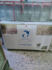 عندي غراض مستعمله مال محل للبيع  الي يحب يشتري  رقم التلفون 0770064175...