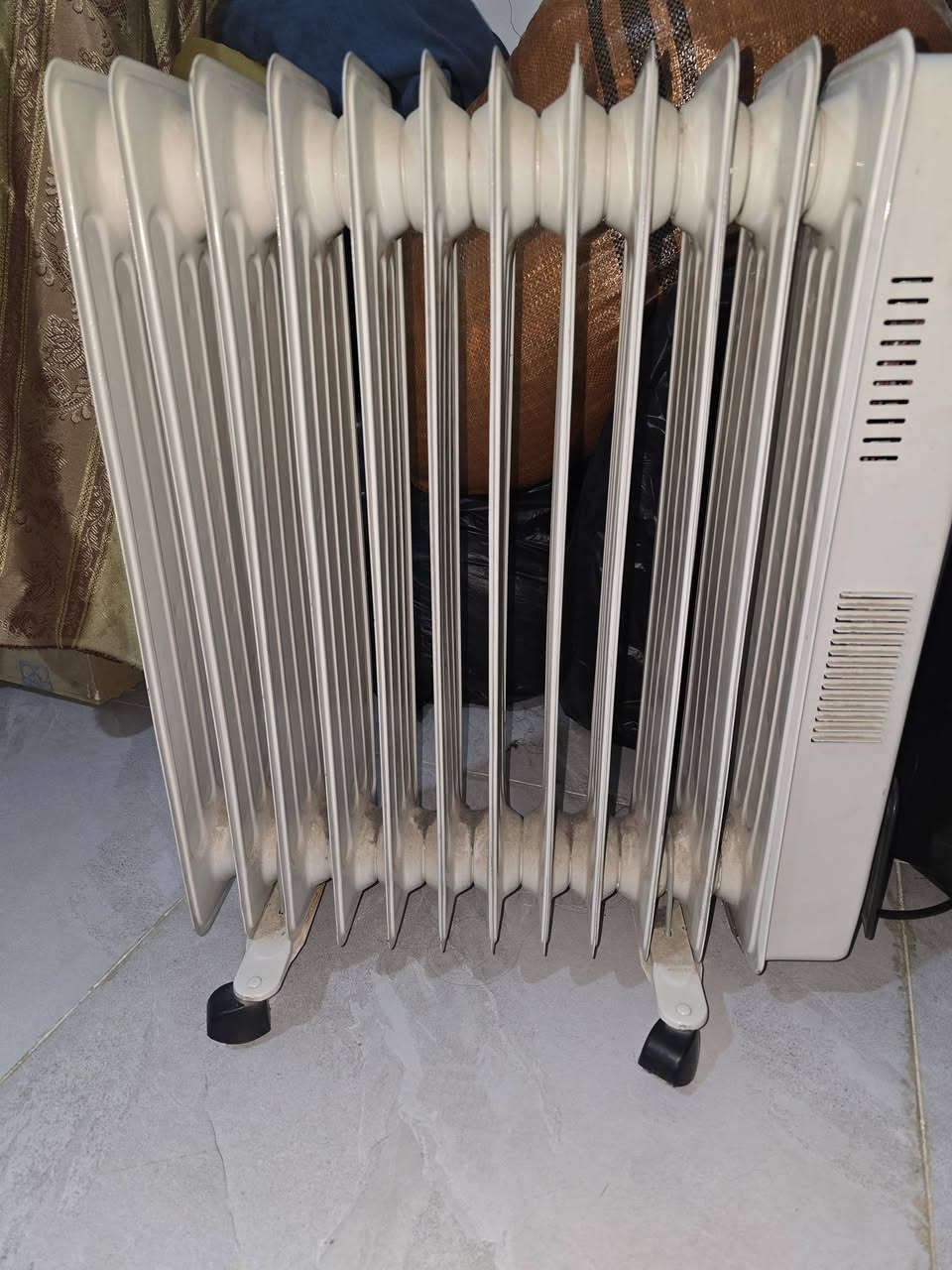 صوبه زيتيه بيه عاطله للبيع السعر ٢٠ الف  الرقم ***********  البصره القديمه قرب جامع البصره الكبير
