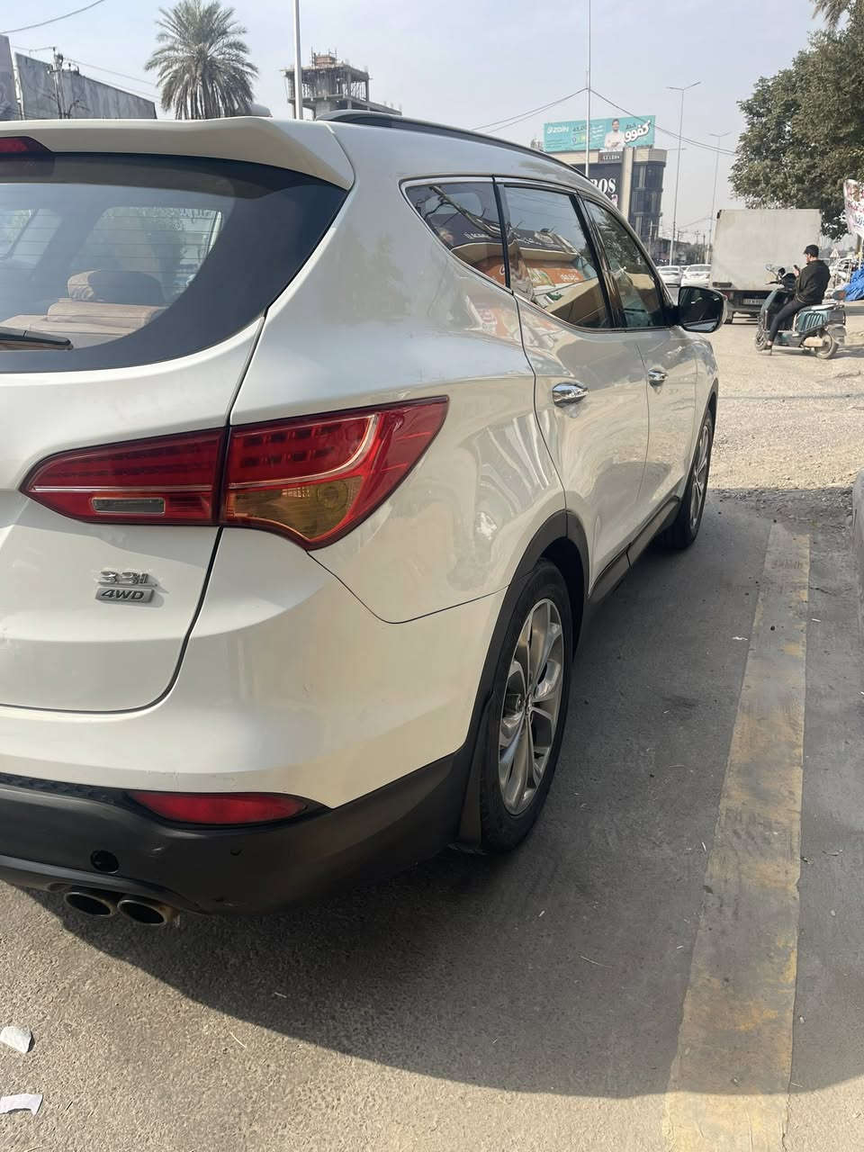 سلام عليكم سنتافي موديل 2013 خليجي فول واحد علا واحد  محرك 6 سلندر سبعه راكب بيه نص بنيد صبغ باقي كفلاه فور ويل كير محرك كفلاه تبريد ثلج صدر أماي خلفي جدد سياره خير من الله عنوان بغداد قرب طوبجي رقم تلفون ***********
