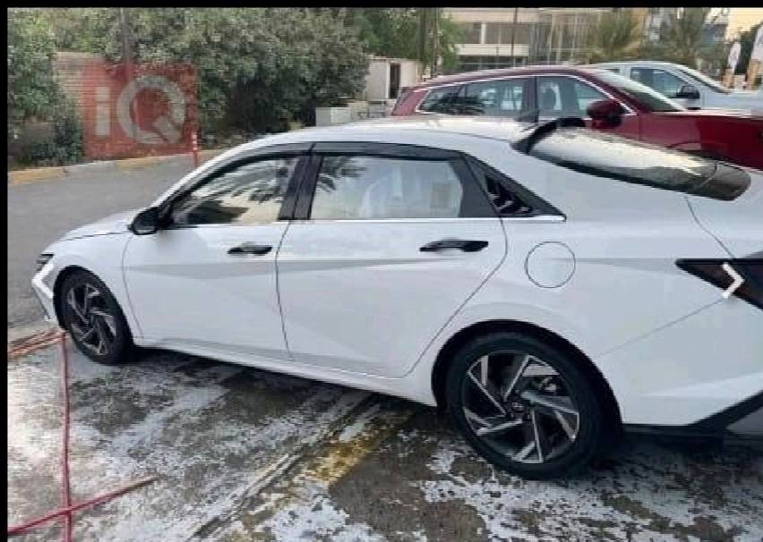 سلام عليكم النترا ٢٠٢٣ شكل ٢٠٢٤ الوجبة الاولى تجميع الصين فول مواصفات محرك 1500cc للبيع او المراوس
 كفالة من الضربة والصبغ والبارد ماعدا شخوط الدعامية ونكراش قليل أثر حصو الشارع ورصعتين بالقمارة وبالباب ممبينات ابد اله بالسونار بس اني اكلك بيهن حته اكون صادق وياك غيرهن ماكو سيارة تخبل عله أيدي تخم تاير جديد أرضية جلد سستم ليد داخل
 الف دينار متصرف عليها كاملة مكملة ماشية ٤٦ كم
السعر ١٣٩ بيها مجال قليل جدا
رقم اربيل
سنوية بأسمي تحويل ثاني يوم
واتساب ***********
مكاني بغداد
ملاحظة: جماعة ١٢٠ و١٣٠ اطبك عله صفحة متفيدك
