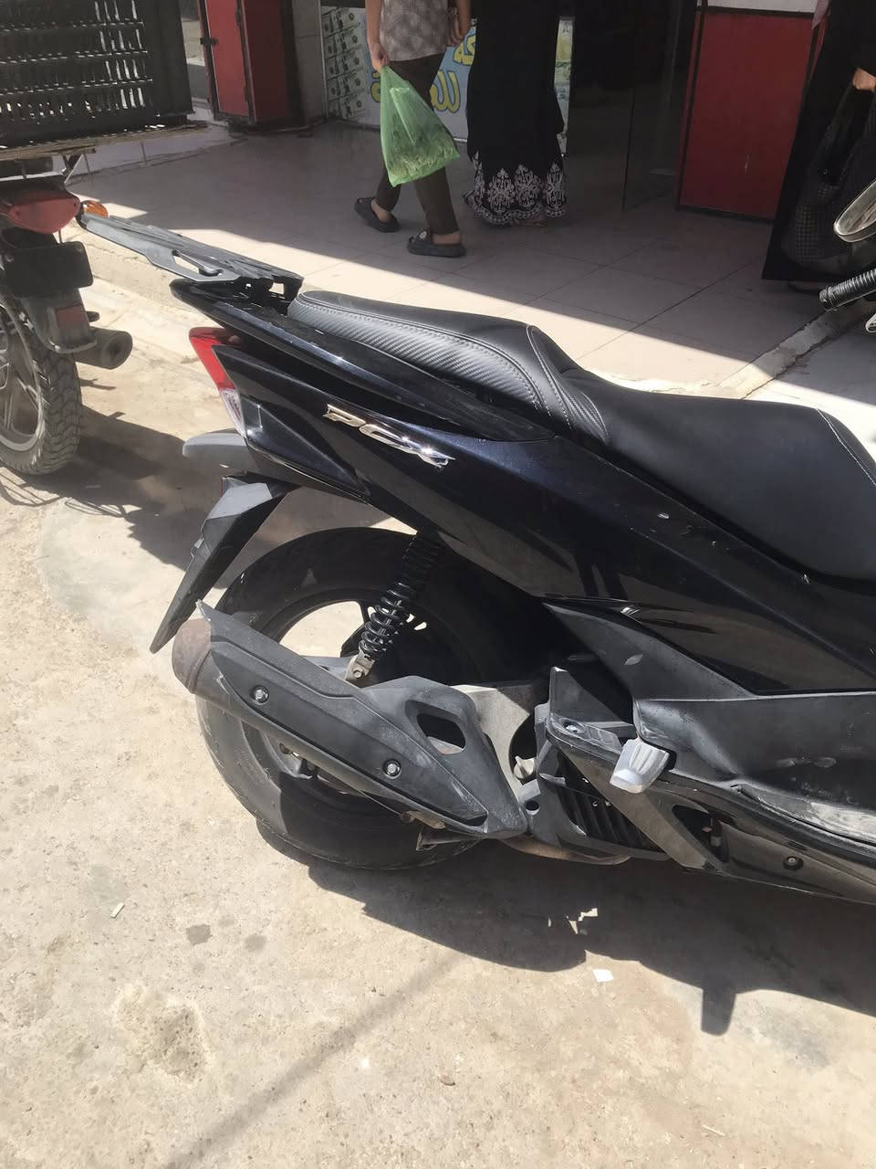 السلام عليكم 
PCX 2018 الجيل الثاني
دراجة خير من الله 
فقط سستم الدشبول متوقف
كفالة عامة 
السعر خاص
***********
واتساب / هاتف
