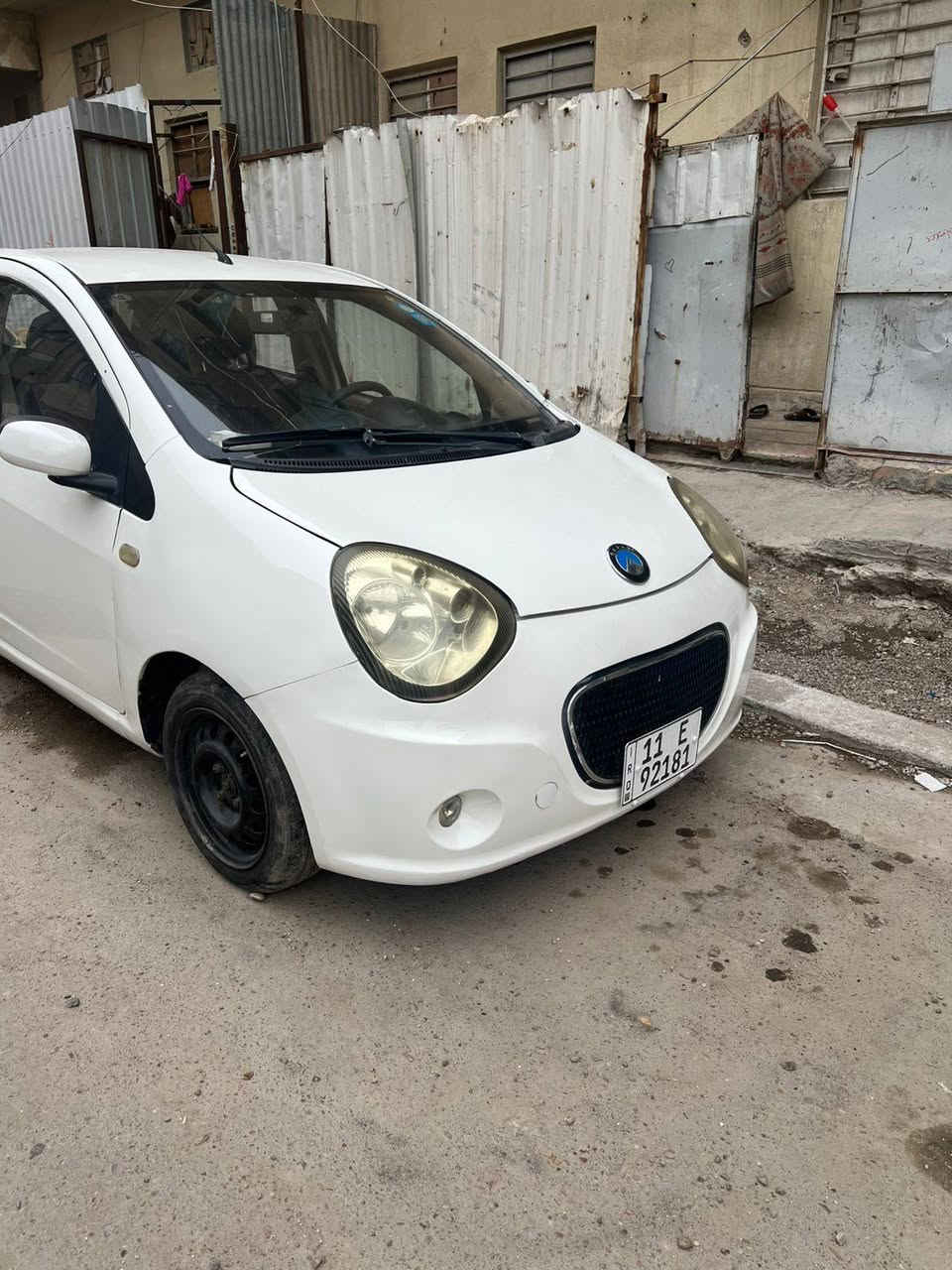 يا الله باندا للبيع موديل ١٣ كير مكينه صدر خير من الله كشر سياره مصبوغة داخلها نضيف مدوشمه شاشه سياره كامره بيها تخم تاير نضيف سنويه جديده رقمها انكليزي مكان سياره بغداد الاعظميه السعر ٤١ اتصال ***********
