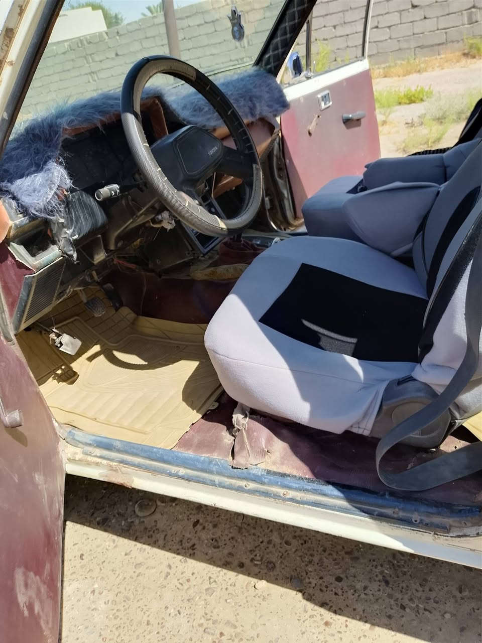 السلام عليكم بيكم تيوتا البيع موديل ٨٨  رقم الانبار ***********
