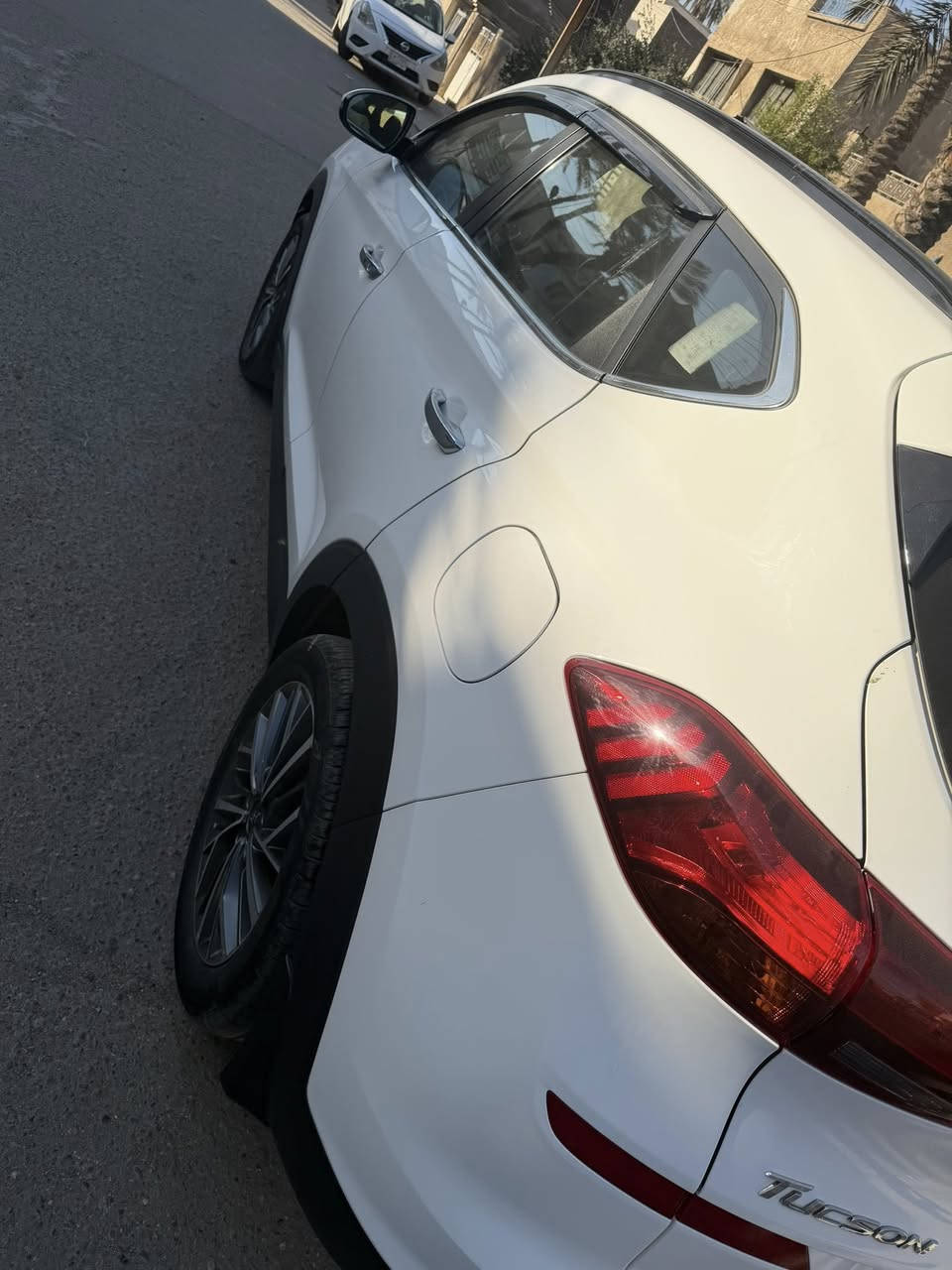 توسان للبيع موديل 2019 شركه الكاصد على ايد وحده ماشيه 82 حقيقي سياره احلى من الصور فول 1/1 بانوراما كفاله من الضربه والصبغ فقط السونار يقرأ براغي الباب مفتوحه والسونار موجود بالمنشور كير ومكينه كفاله مكان السياره بغداد 
السعر/185$ وبيهه مجال بسيط 
للاستفسار/***********
