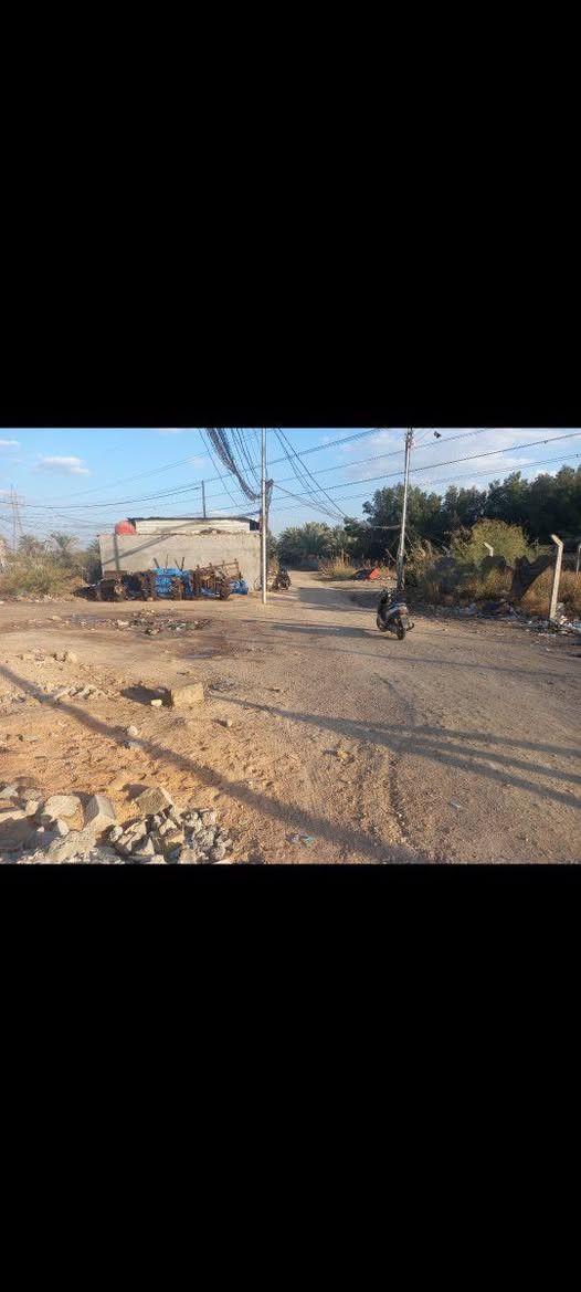 عندي قطعه ١٠٠ متر ركن الشبانات قرب الحولي الجديد كافت الخدمات عقد زراعي السعر ١٤ مليون التوأصل ***********
