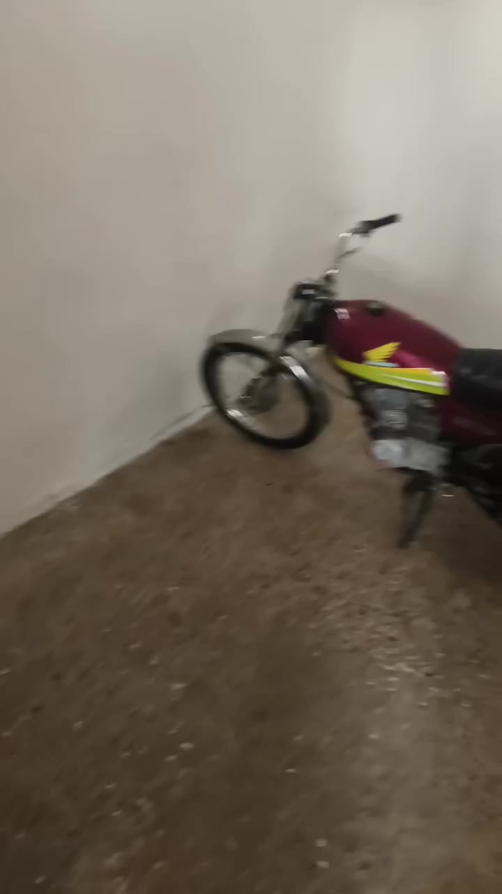 السلام عليكم  اللبيع  المحرم مفتوح  ( *********** )   (***********)  السعر ٢٥٠
