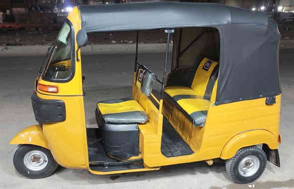 تكتك للبيع موديل 2020 شهر 6
مجفته
معمره كاعيات ولغد ايسر والجوانب+تكحيل 
تخم تاير جديد+سبير 
جادر+دوشمه كله جديد
بأسمي+مرقمه سنويه لوحات ممستلم
ب6400 وبيه مجال
المكان بغداد حي الكوفه
للاستفسار ***********
