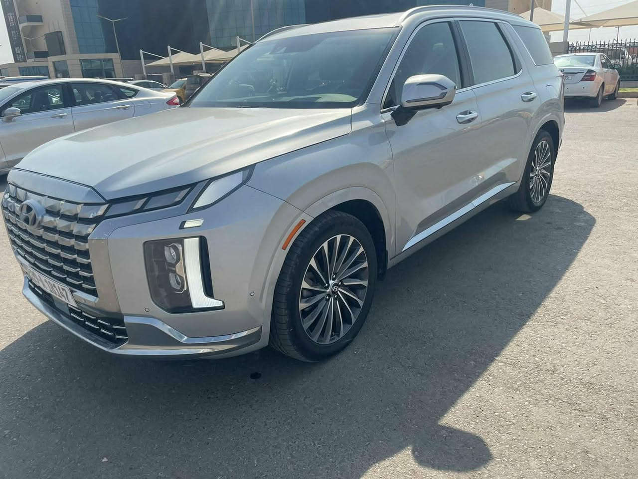 هونداي بلسايد كالكرافي ٢٠٢٣ للبيع 
سيارة مرقمة واسط ، حادثها بنيد فقط صبغ ، 

مواصفات ١/١  الكالكرافك معروفة  اعلى فئة بالمواصفات ما حاجة اعدد بمواصفاتها  ، ٧راكب  ،رقم الشاصي موجود الي يحب يتاكد ، محرك ٦ سلندر ٣٨٠٠ ، بانزين كله عادي ادوانز ماكو نهائي ، السيارة جاهزة من كلشي ، ماشية حاليا 36 الاف ميل 
مجالها بسيط ، السيارة حاليا واسط وبغداد ، للاستفسار اكثر
***********
